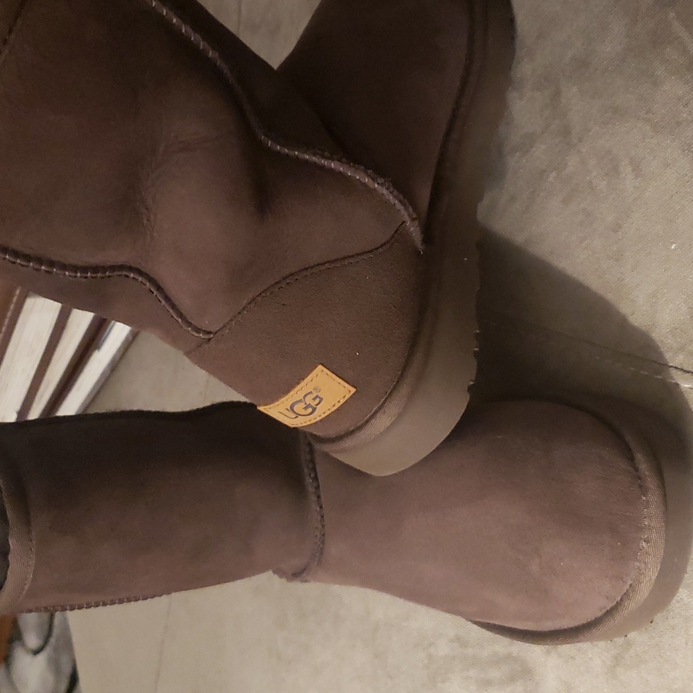 UGG BOOTS